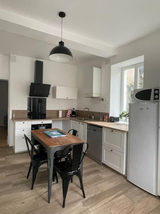 Agreable Gite Au Coeur Du Centre Ville 4 Personnes Chagny  Esterno foto